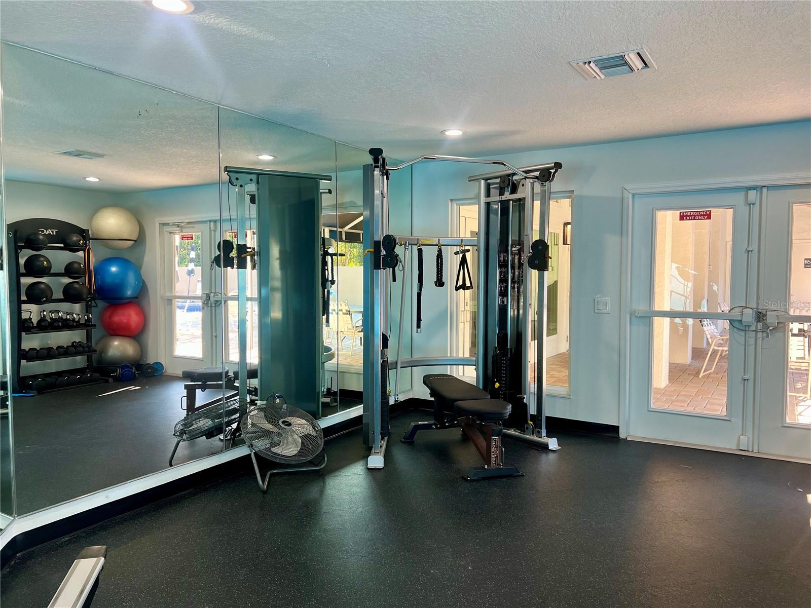 HAMPTONS OF HEATHROW 1 THE - Residential