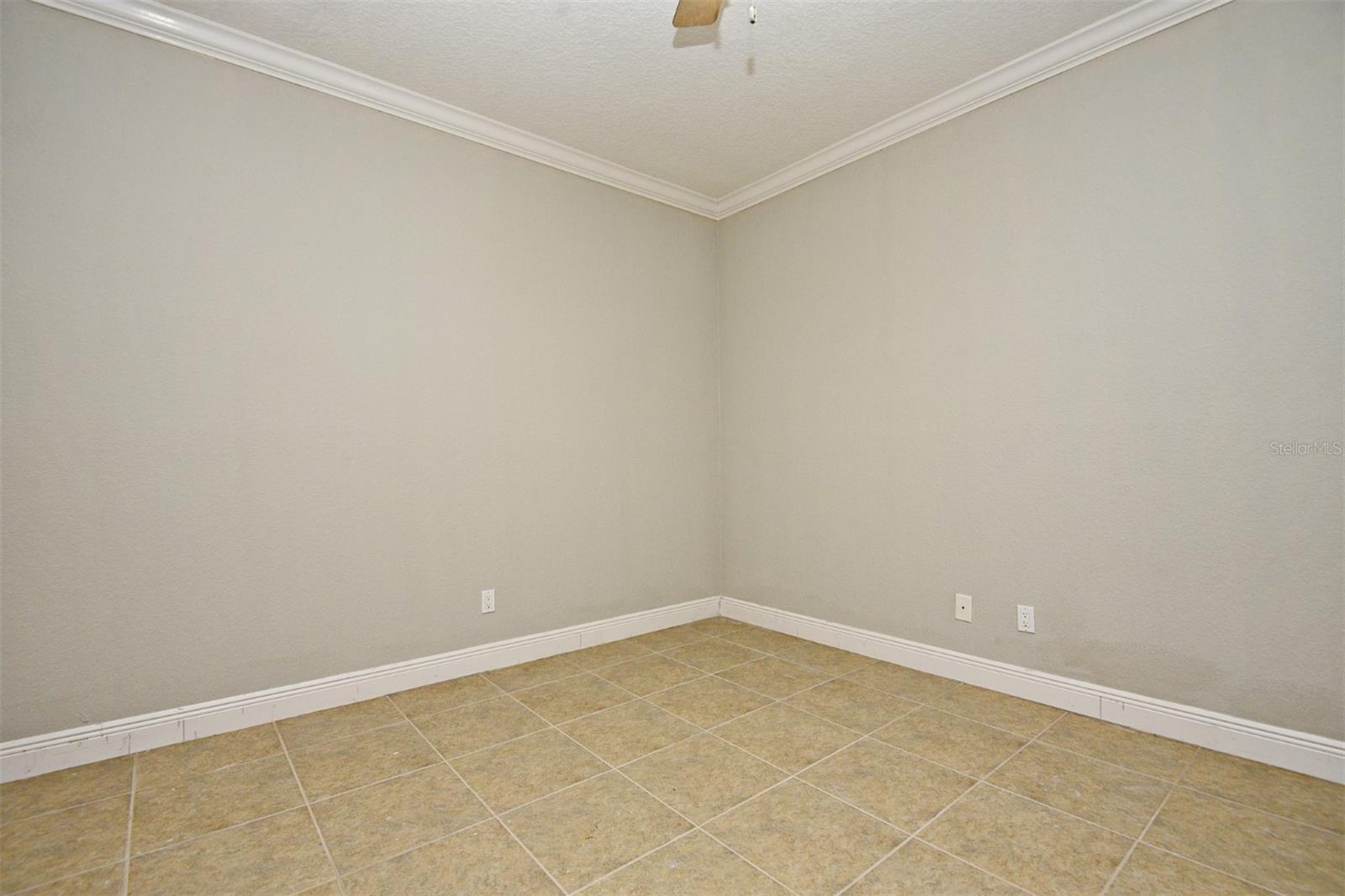 HAMPTONS OF HEATHROW 1 THE - Residential