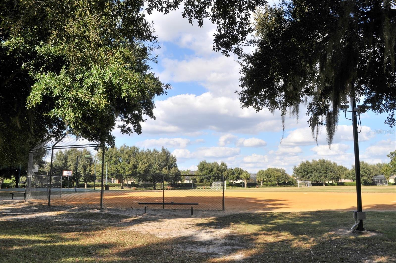 HAMPTONS OF HEATHROW 1 THE - Residential