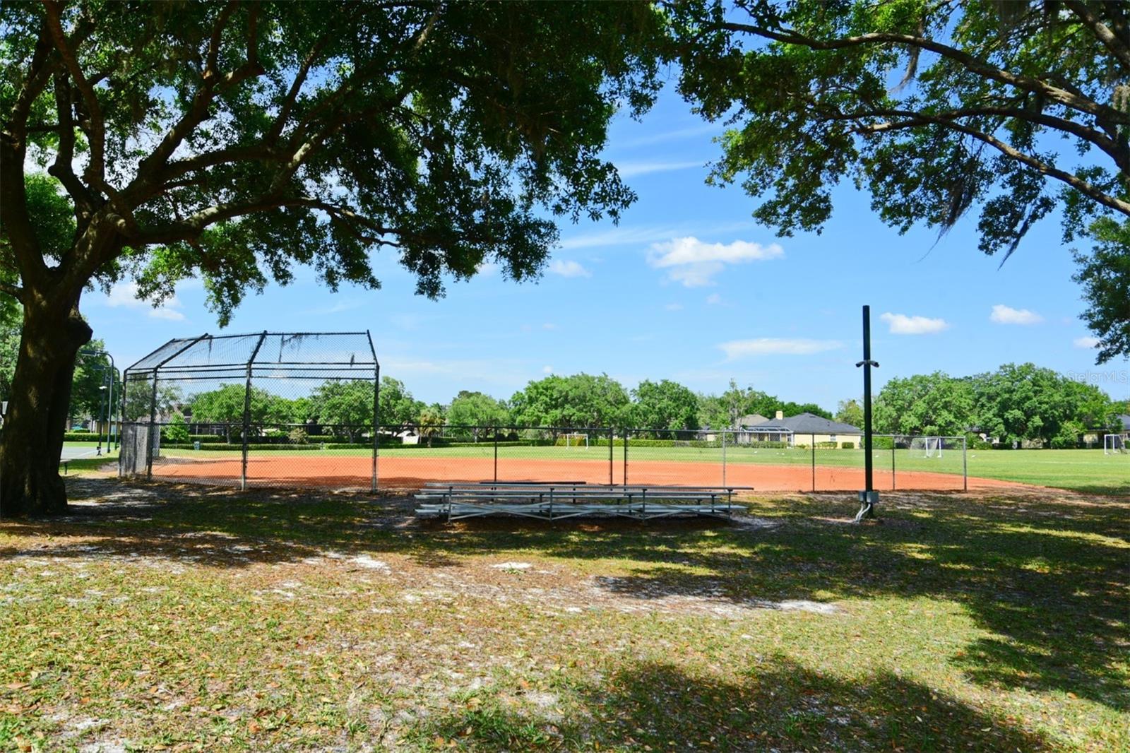 HAMPTONS OF HEATHROW 1 THE - Residential