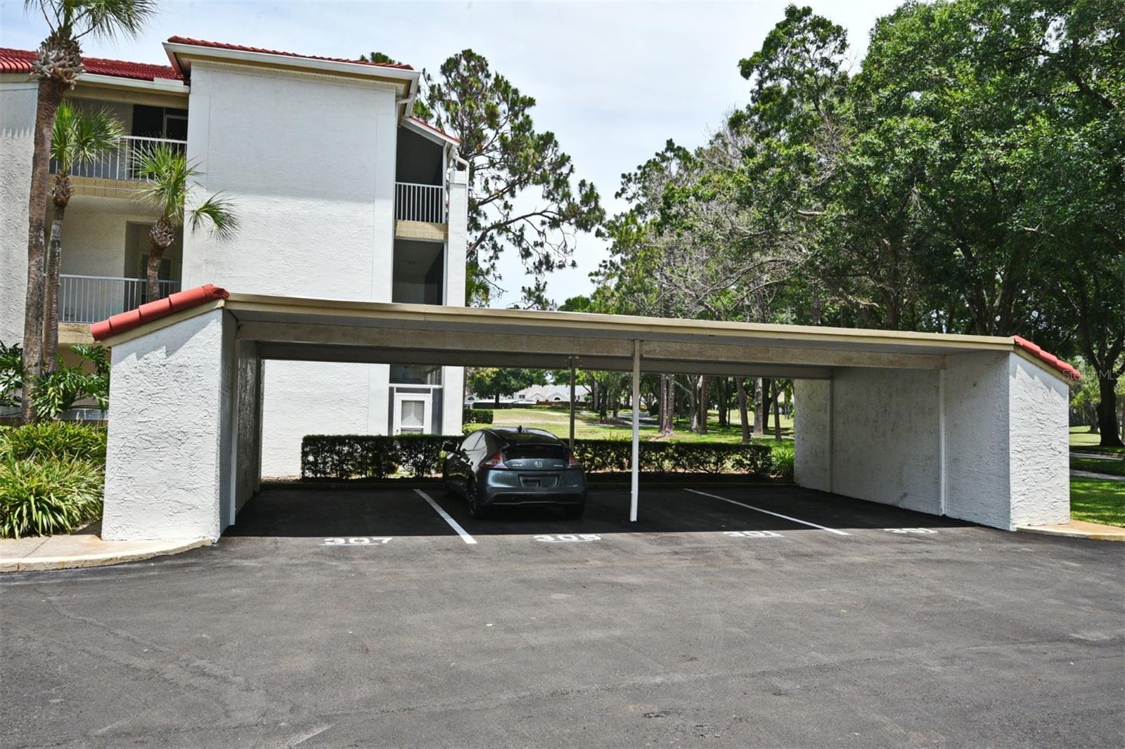 HAMPTONS OF HEATHROW 1 THE - Residential