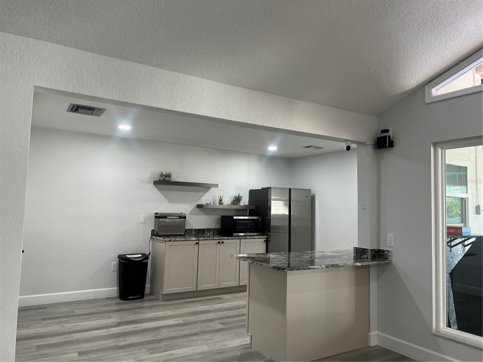 HAMPTONS OF HEATHROW 1 THE - Residential