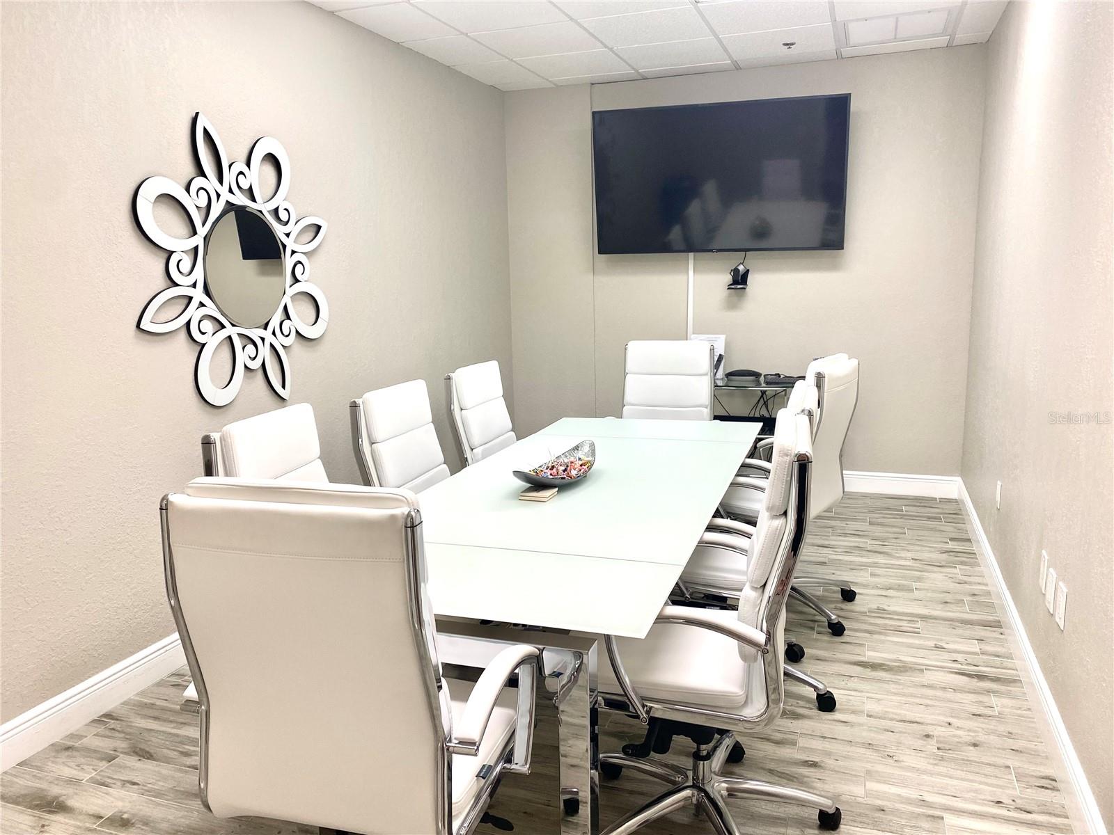 PINEBROOKE BUS PARK PH - Commercial Lease