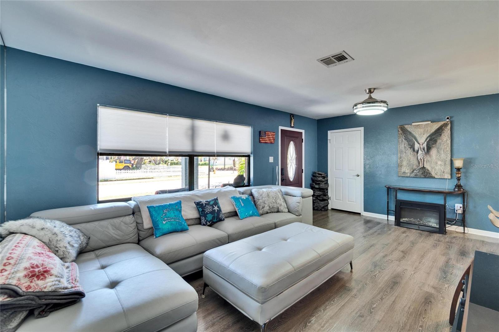725 PHILIPPE PARKWAY