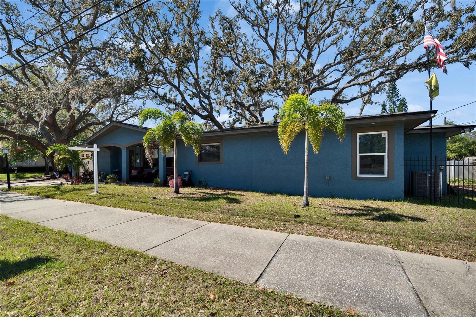 725 PHILIPPE PARKWAY