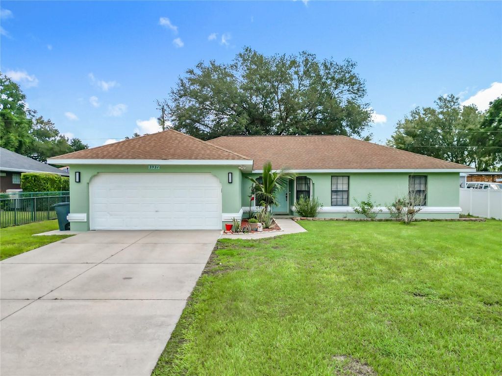 Photo of 3931 SW 130th Loop, Ocala, FL 34473 (MLS # O6330468)