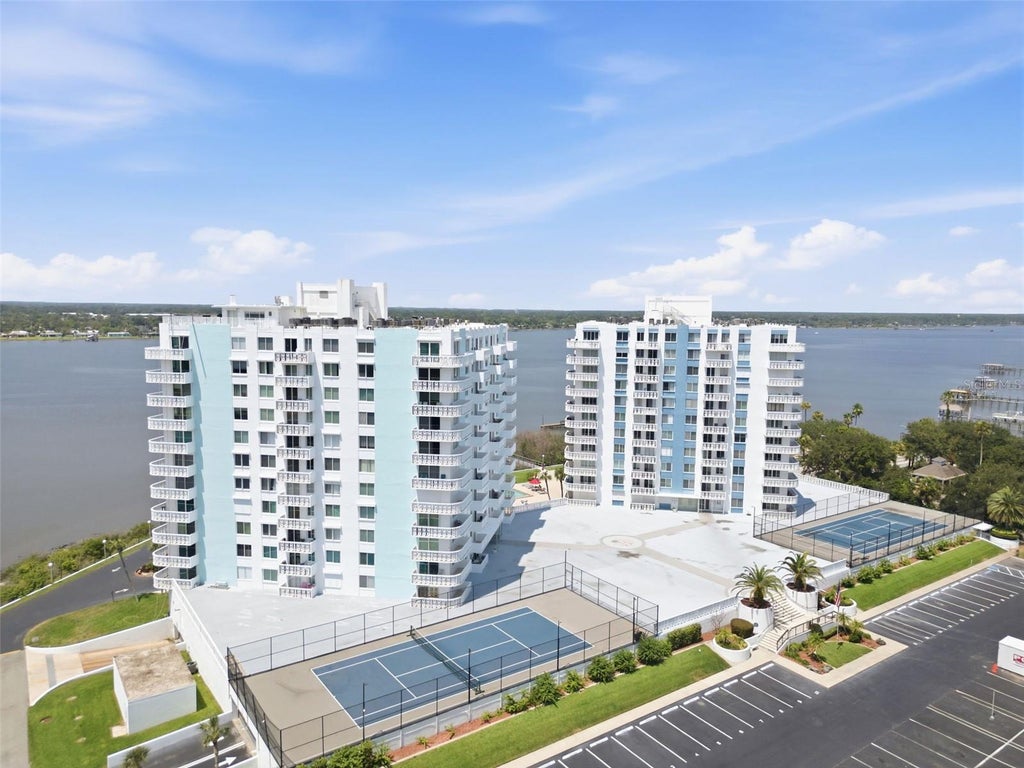 Photo of 935 N Halifax Avenue #604, Daytona Beach, FL 32118 (MLS # V4950902)