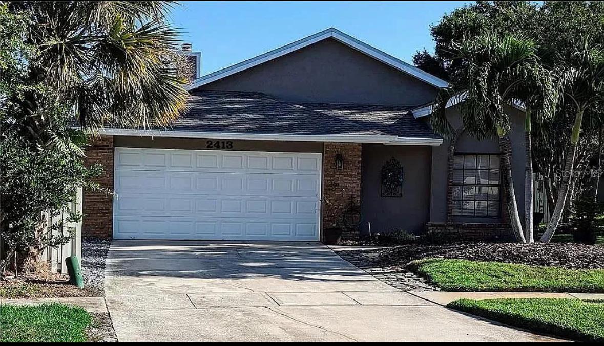 Don’t miss this amazing rental in the heart of Hunters Creek! This spacious 3-bedroom, 2-bath home with a bonus room offers the perfect blend of comfort and convenience. The open floor plan features vaulted ceilings, plenty of natural light, and a kitchen that flows into the living area – great for entertaining. The garage has been partially converted into a bonus room, ideal for an office, gym, or playroom. Enjoy Florida living in the screened-in patio and fenced backyard. Fantastic location near The Loop, major highways, shopping, dining, and Orlando attractions. Community offers parks, playgrounds, and walking trails.
Available now – this one won’t last!