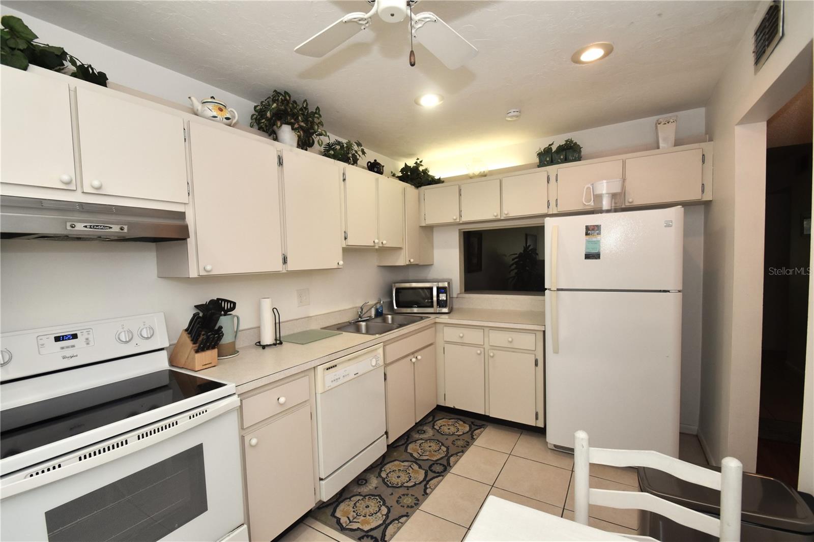 PELICAN COVE XI - Residential Lease