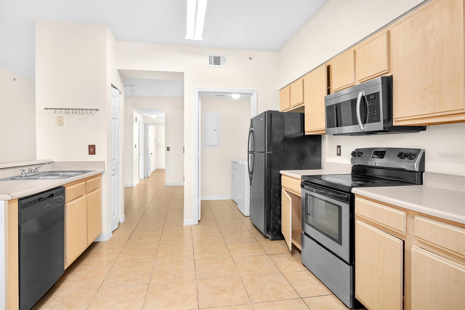 PALMS VILLA RESIDENCES - Residential Lease