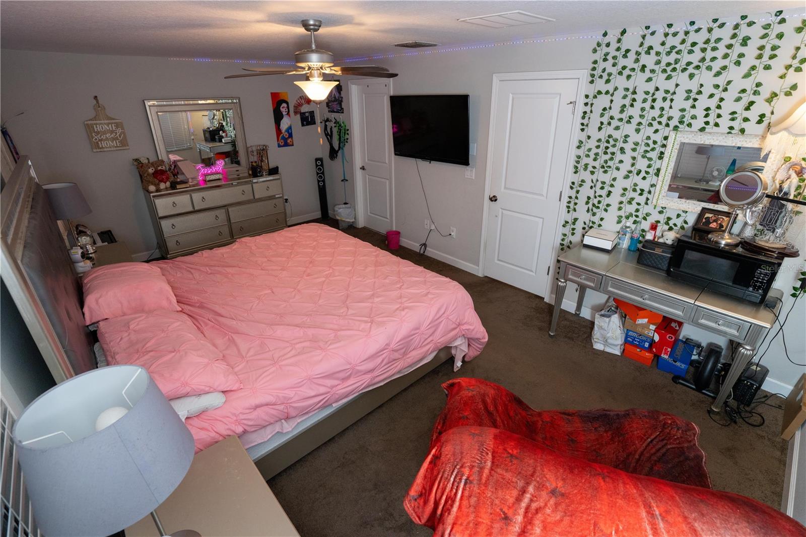 HIDDEN OAKS TWNHMS - Residential