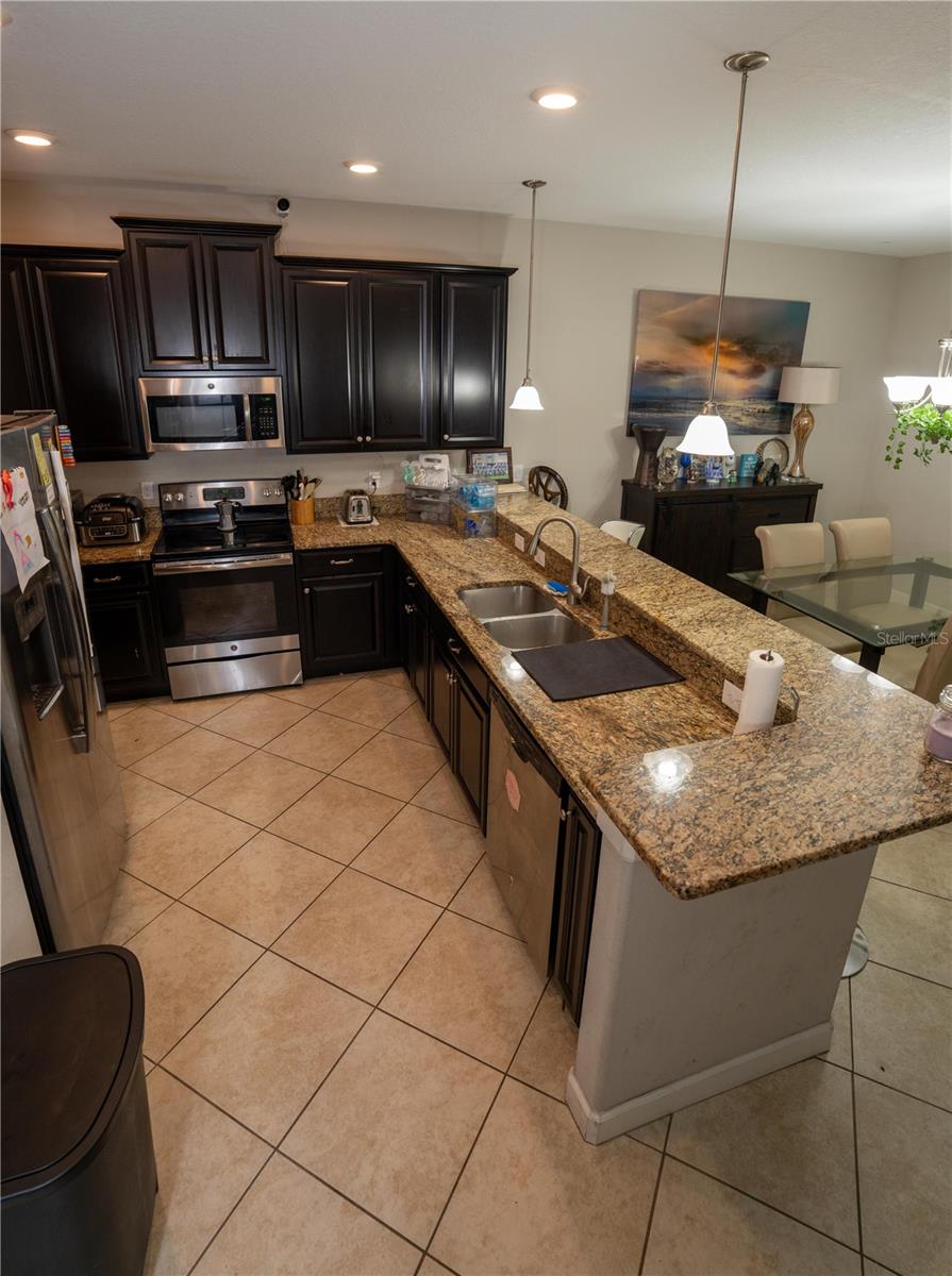 HIDDEN OAKS TWNHMS - Residential