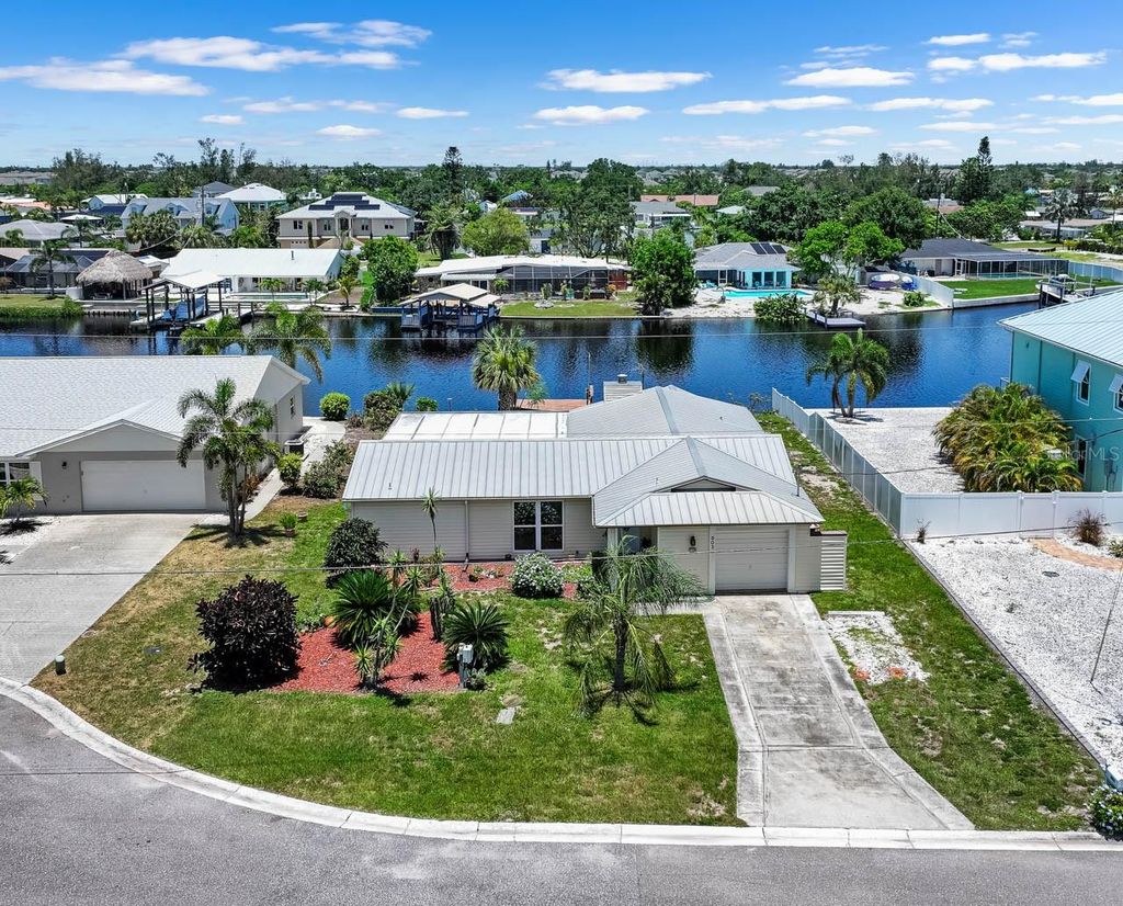 Photo of 803 Leisey Circle, Ruskin, FL 33570 (MLS # TB8406469)