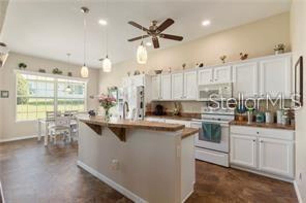 Photo of 17951 SE 115th Circle, Summerfield, FL 34491 (MLS # OM724028)