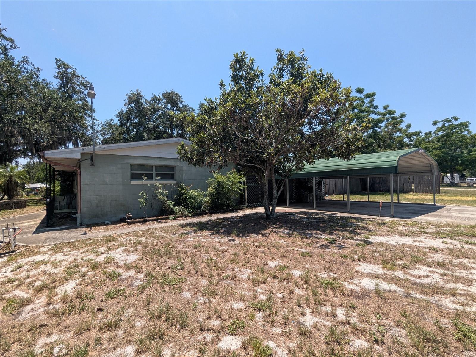 1095 GOLDEN ISLE DRIVE