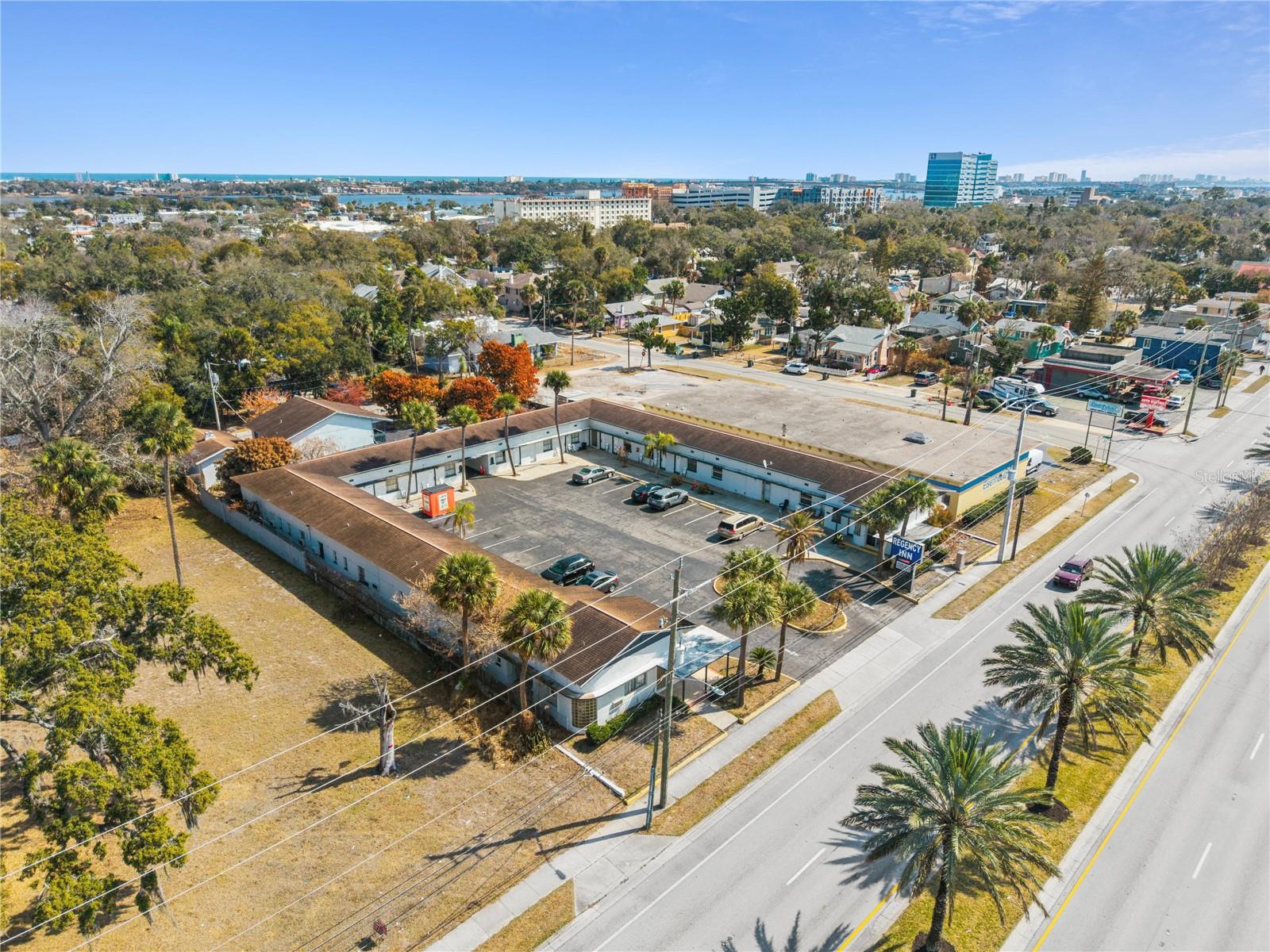 KINGSTON - Commercial Sale