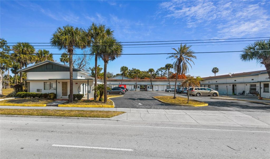Photo of 619 N Ridgewood Avenue, Daytona Beach, FL 32114 (MLS # O6383052)