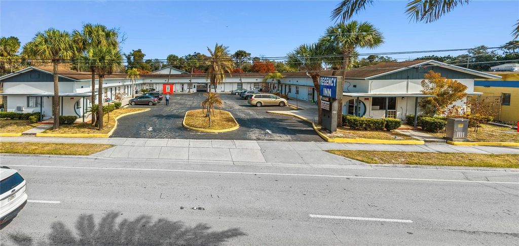 Photo of 619 N Ridgewood Avenue, Daytona Beach, FL 32114 (MLS # O6383052)