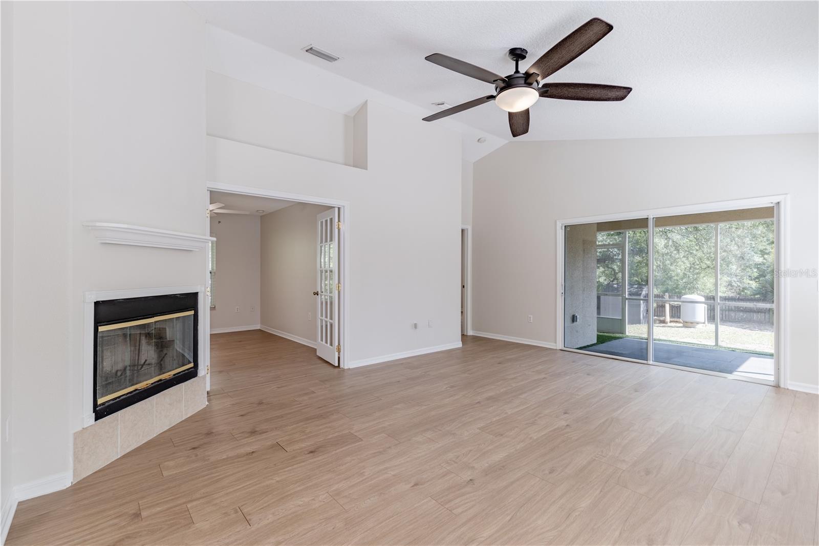MOUNT PLYMOUTH - Residential