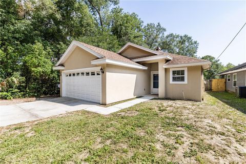 Photo of 31080 Lochmore Circle, Sorrento, FL 32776 (MLS # G5112308)