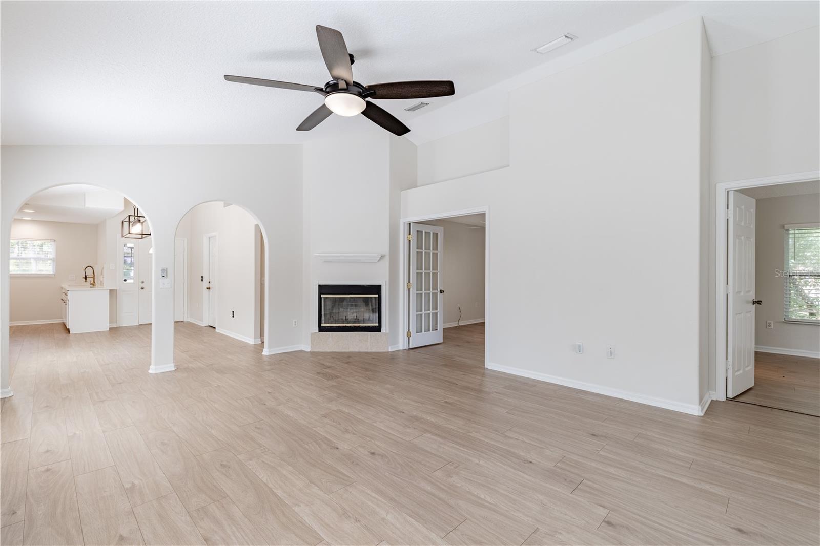 MOUNT PLYMOUTH - Residential