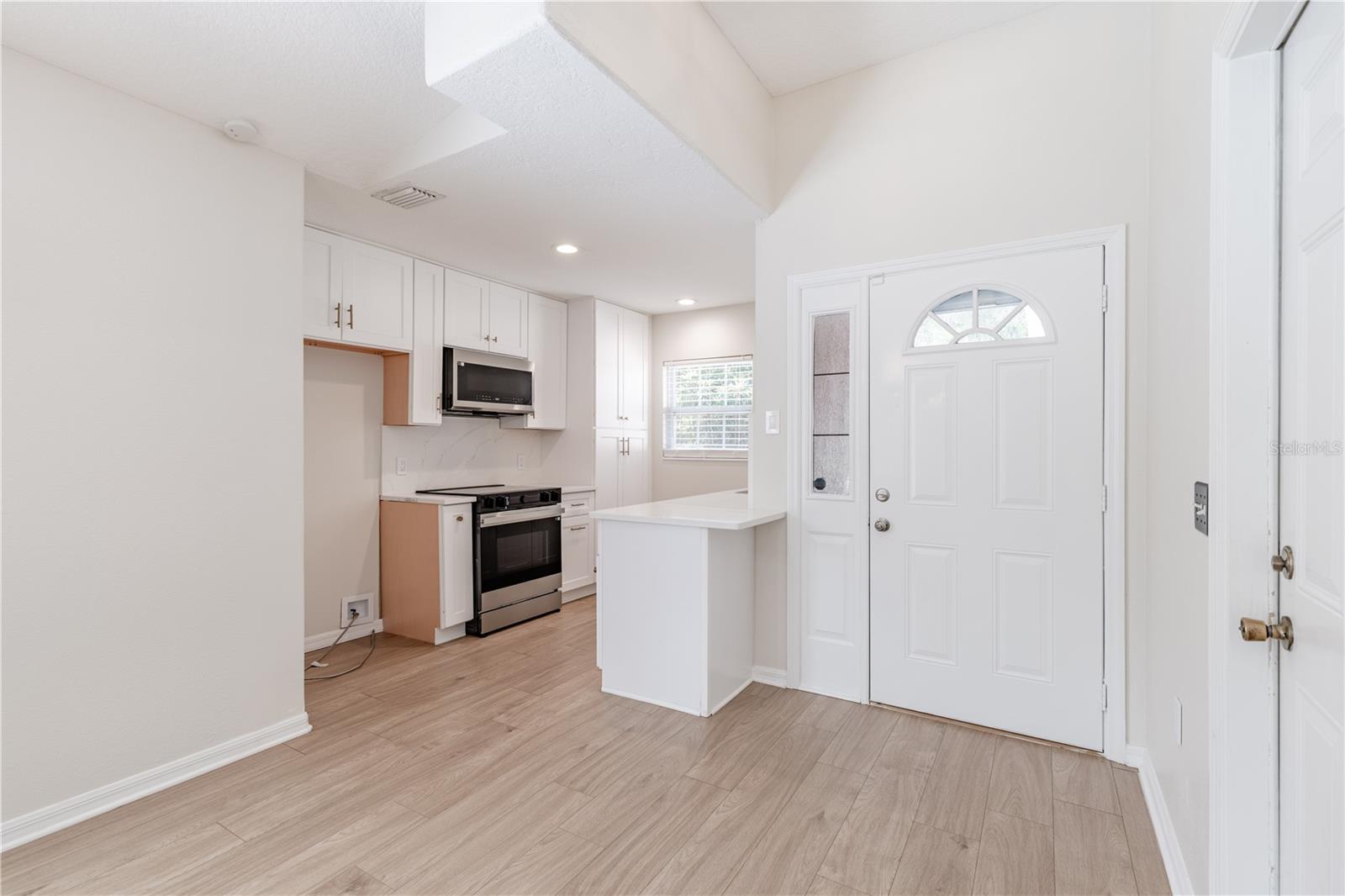 MOUNT PLYMOUTH - Residential