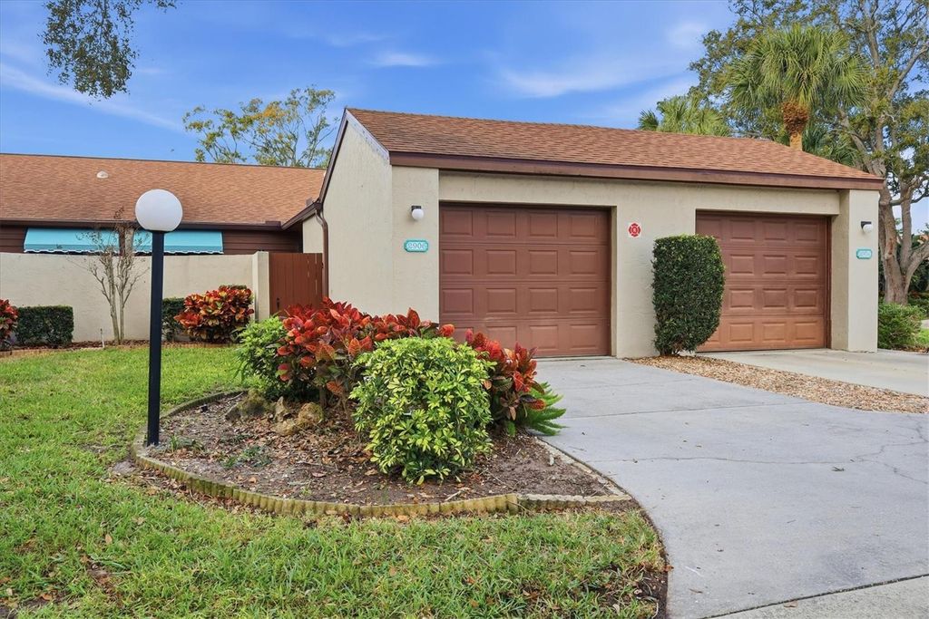 Photo of 2906 Oak Lane, Bradenton, FL 34209 (MLS # A4680040)