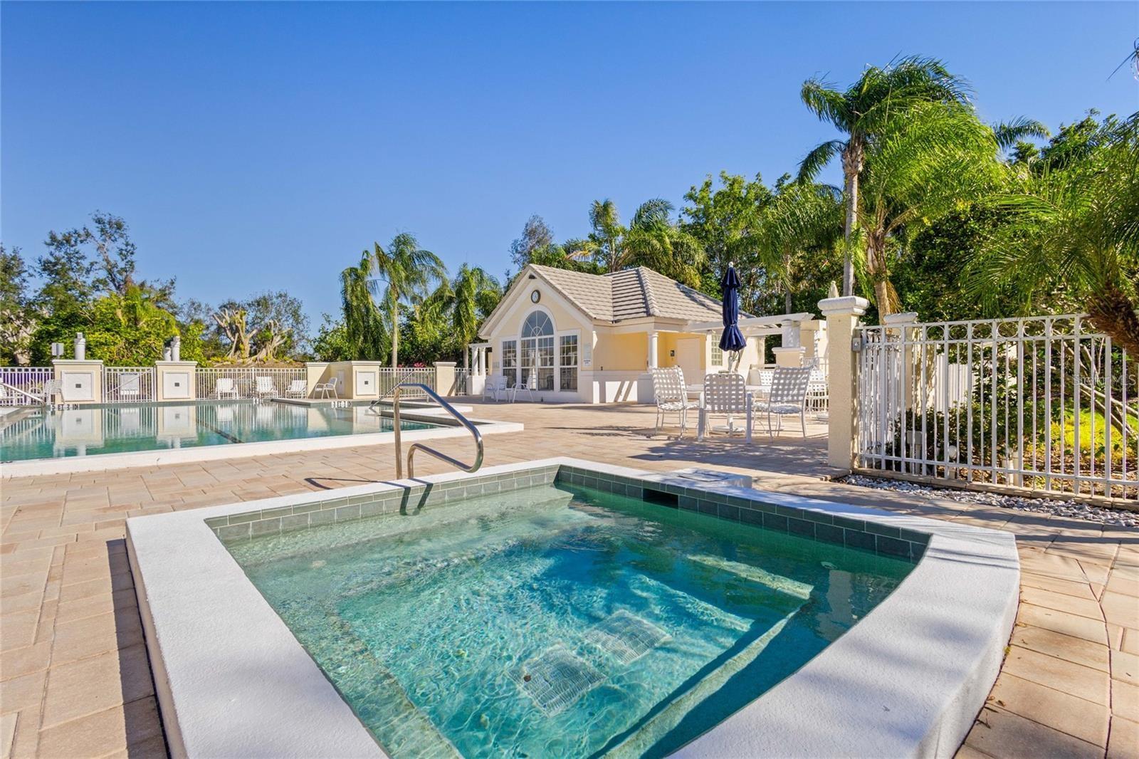 UNIVERSITY PARK COUNTRY CLUB / LENNOX GARDENS - Residential