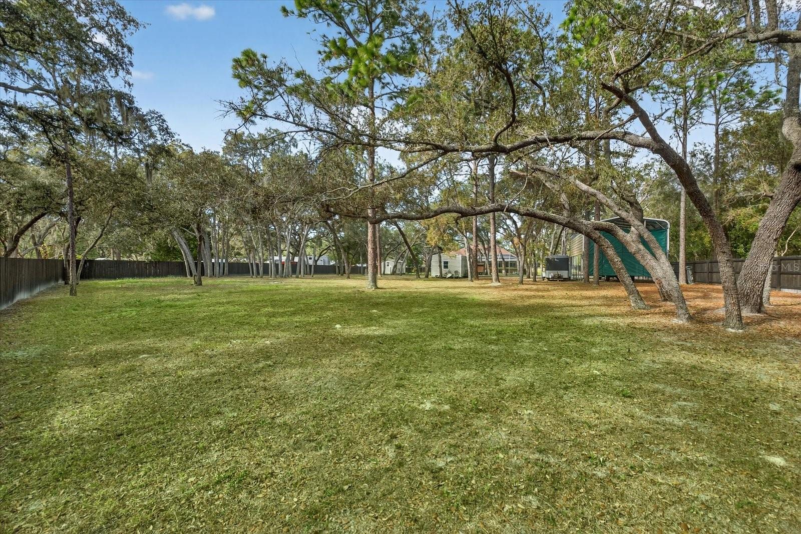 LONG LAKE ESTATES - Residential