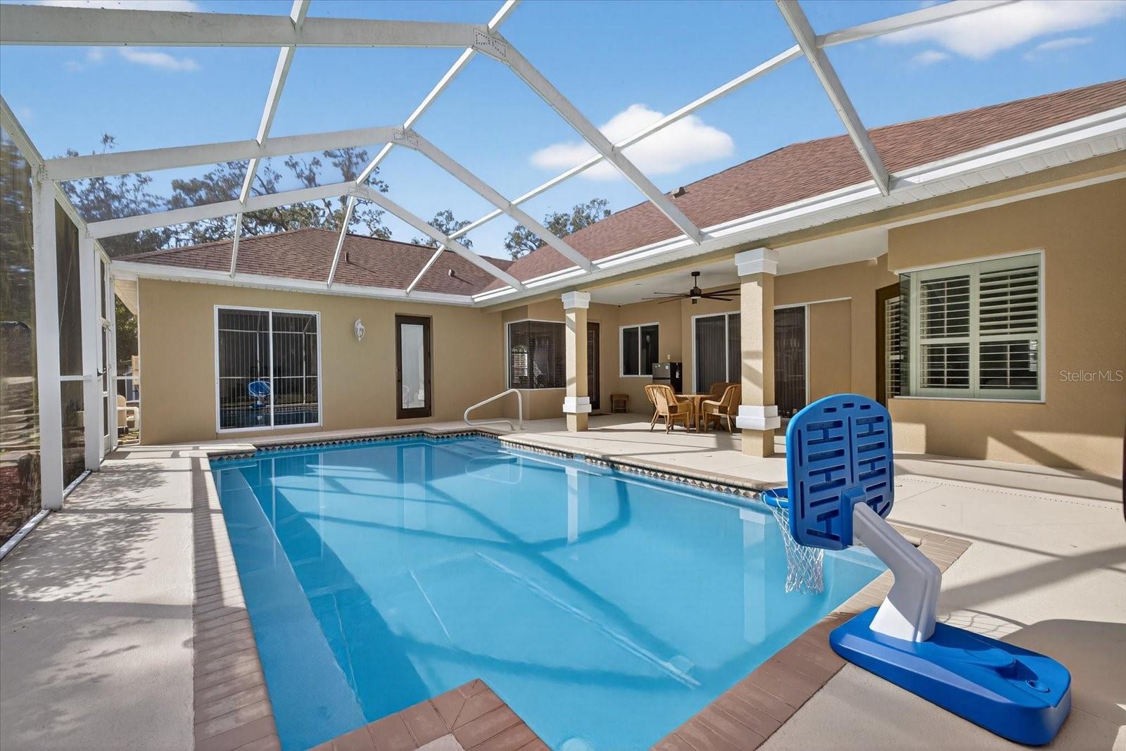 LONG LAKE ESTATES - Residential