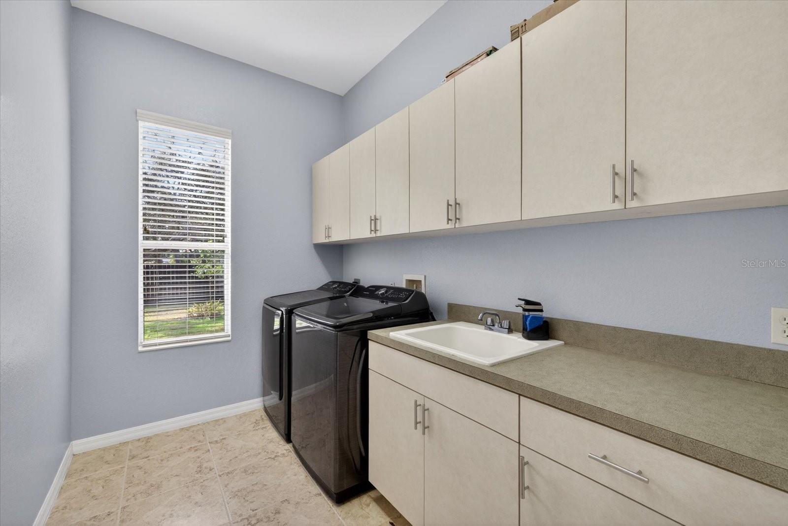 LONG LAKE ESTATES - Residential