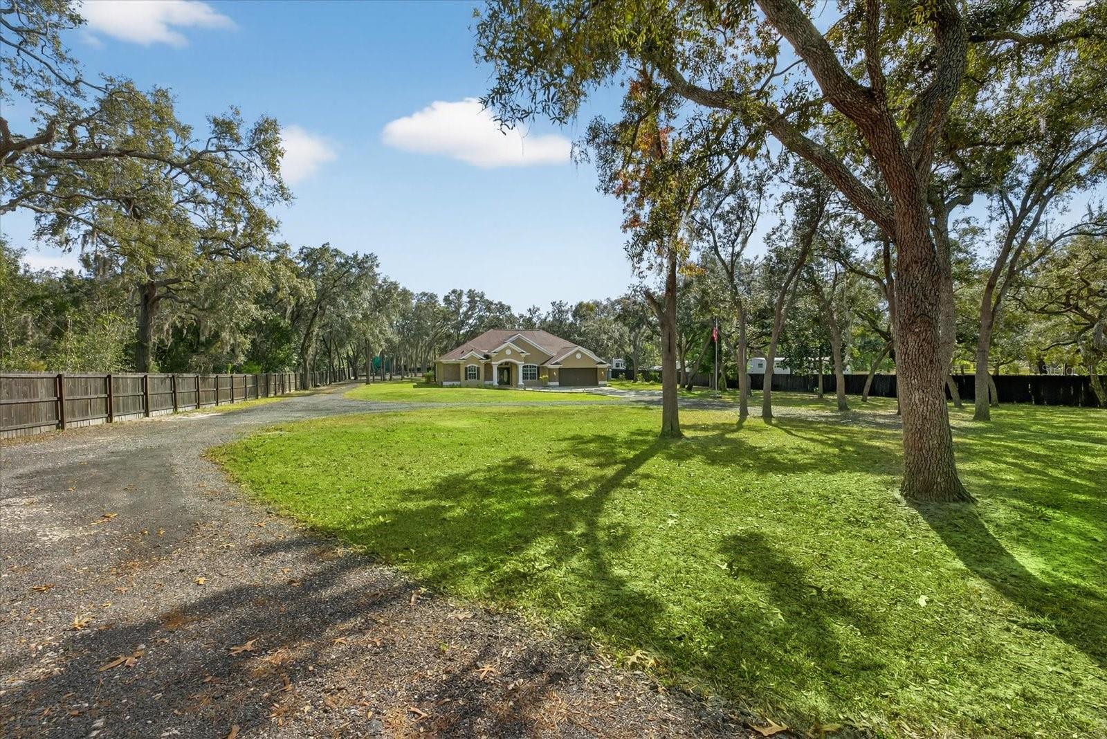 LONG LAKE ESTATES - Residential