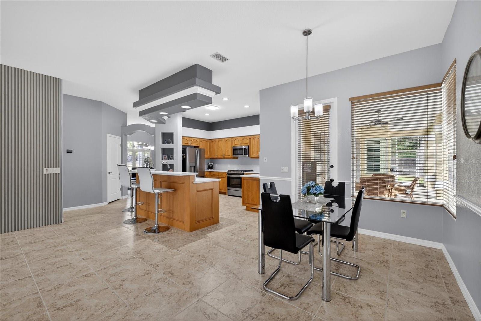 LONG LAKE ESTATES - Residential