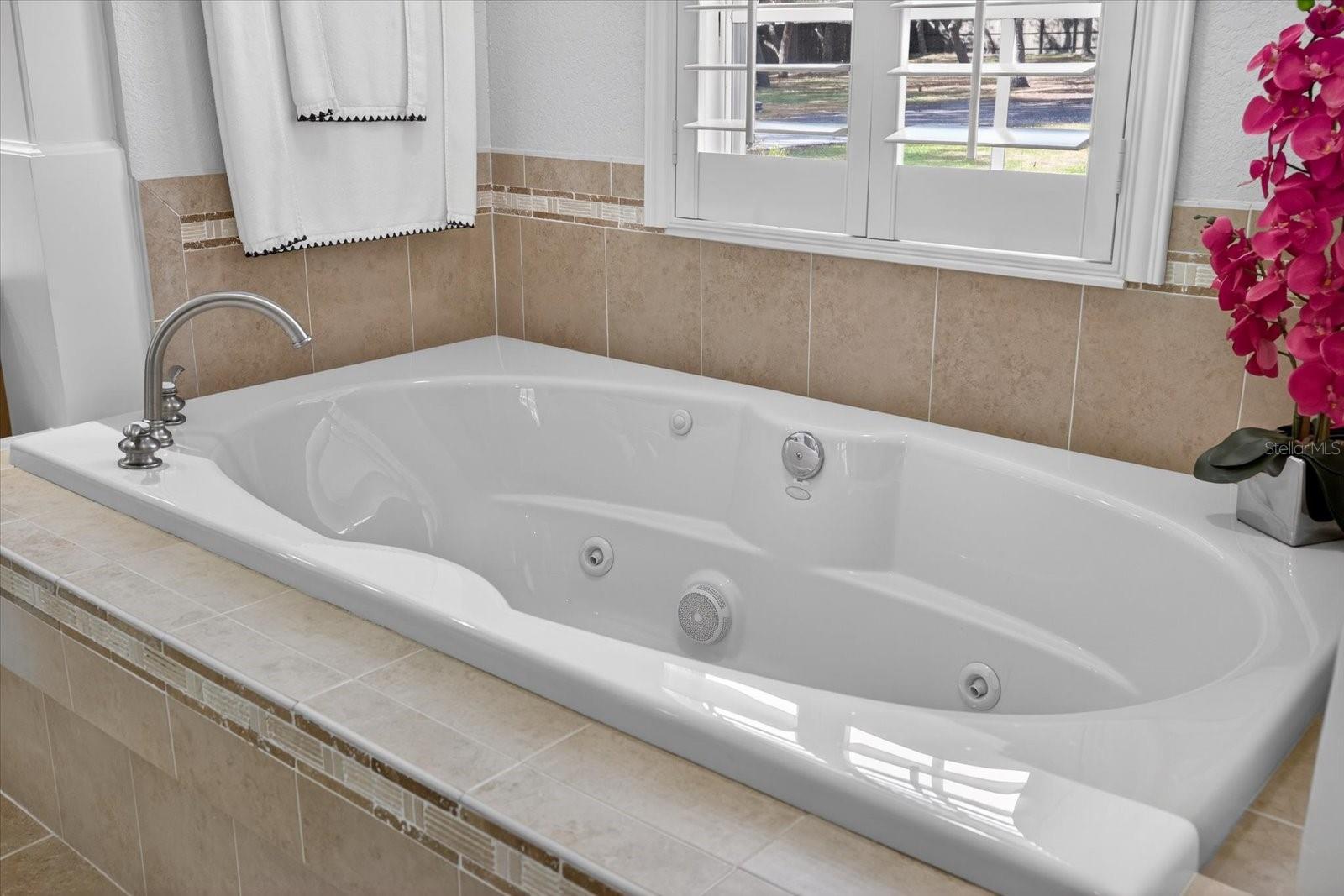 LONG LAKE ESTATES - Residential