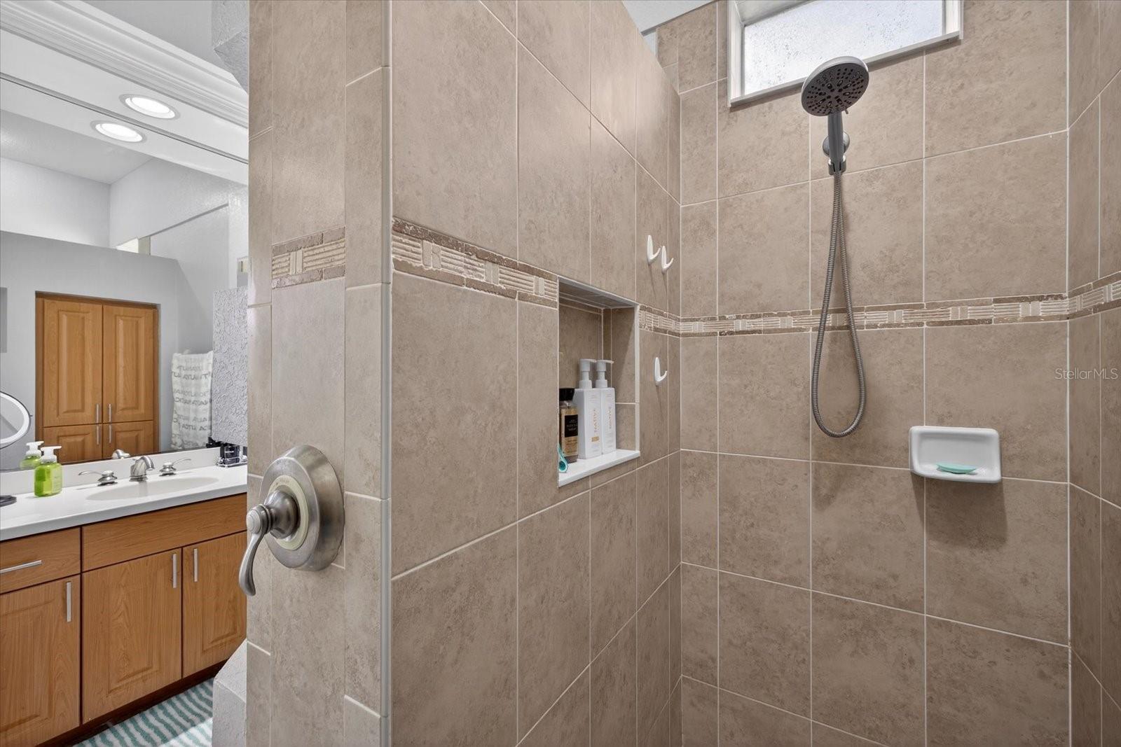 LONG LAKE ESTATES - Residential