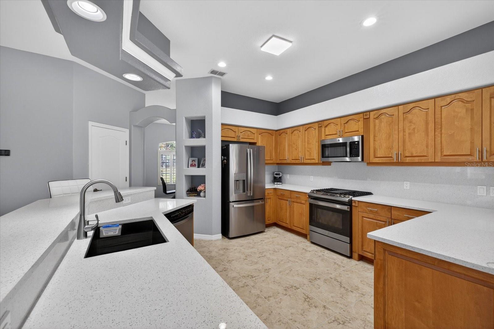 LONG LAKE ESTATES - Residential