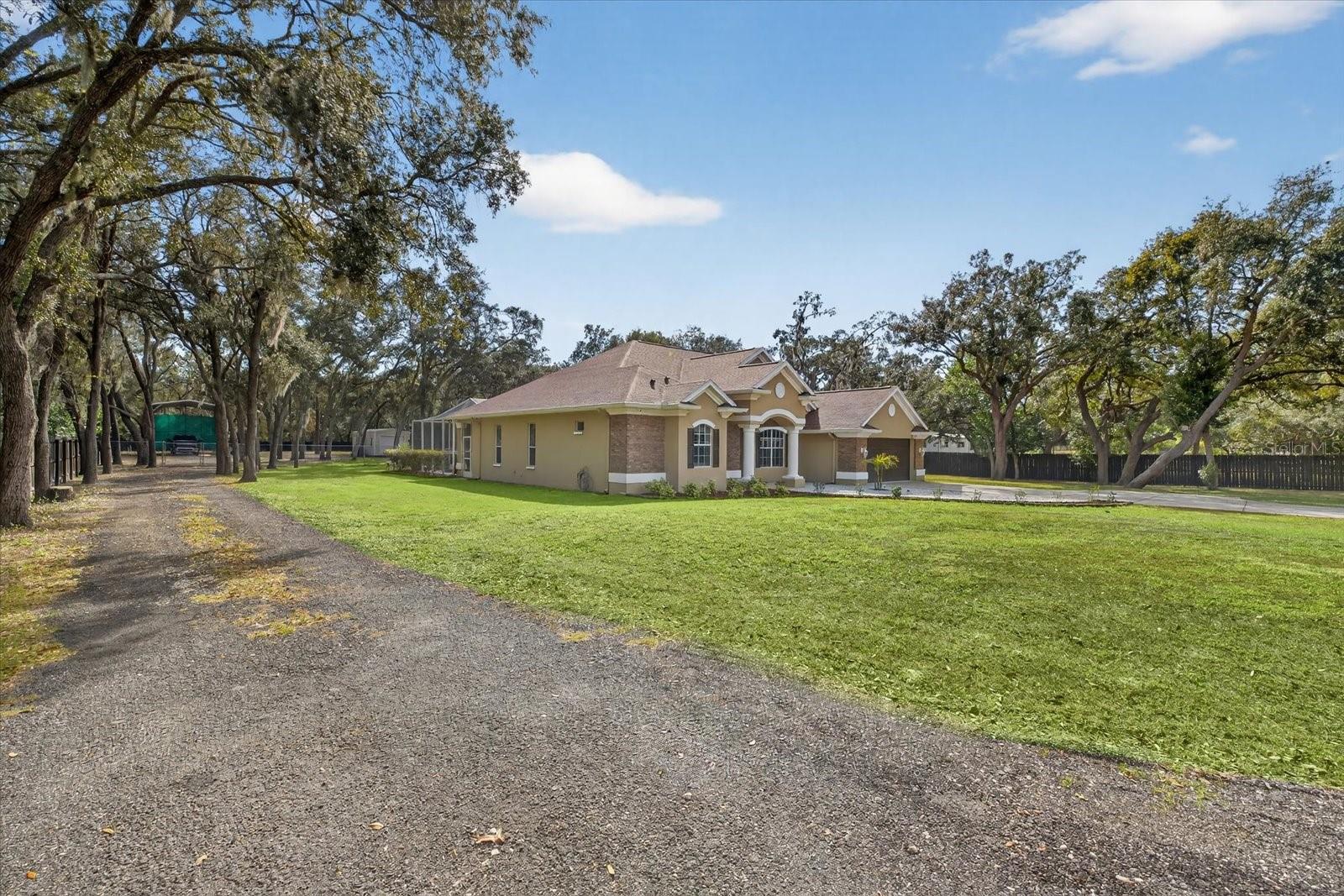 LONG LAKE ESTATES - Residential