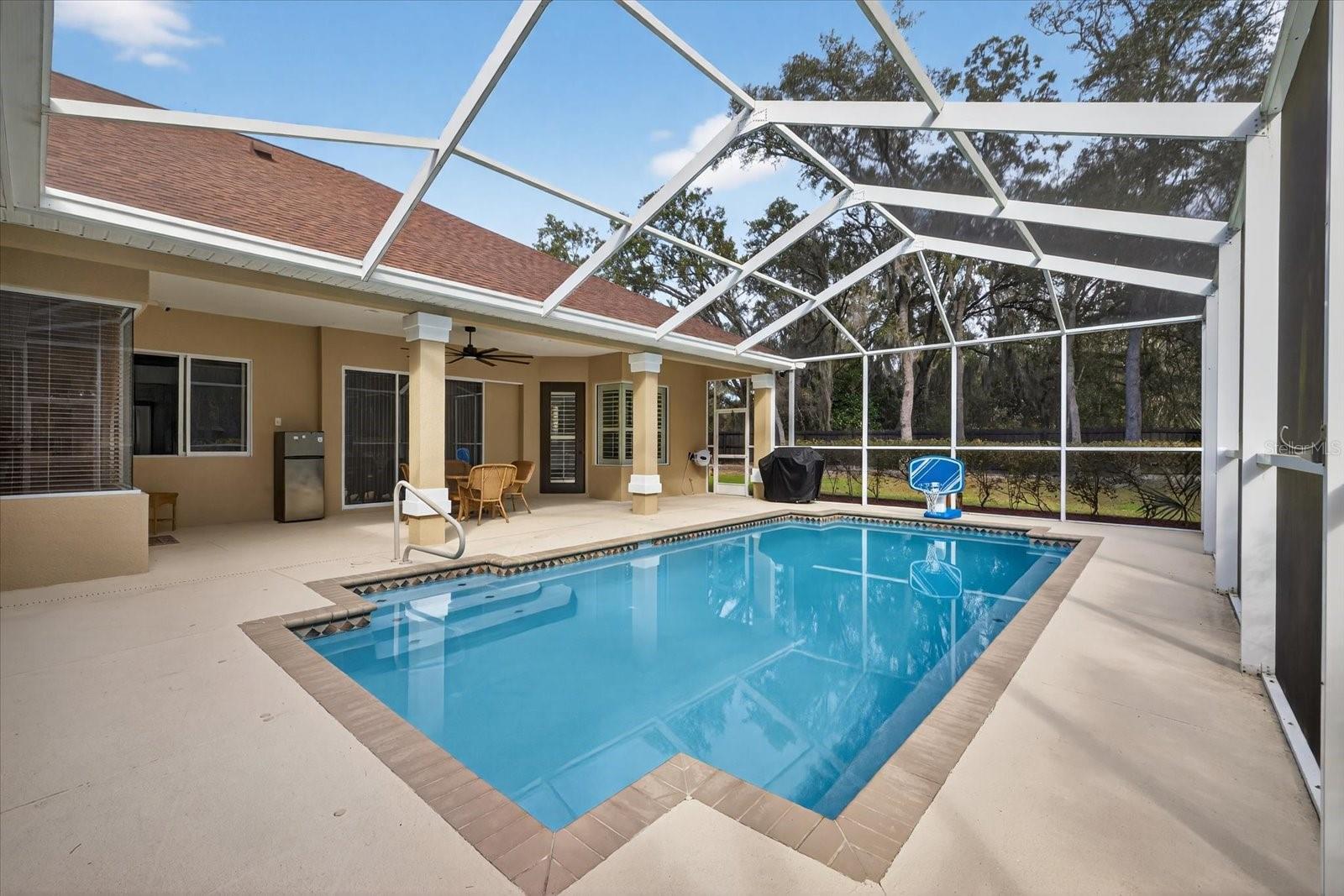 LONG LAKE ESTATES - Residential