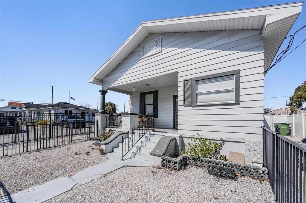 Photo of 2319 W Aileen Street, Tampa, FL 33607 (MLS # TB8481318)