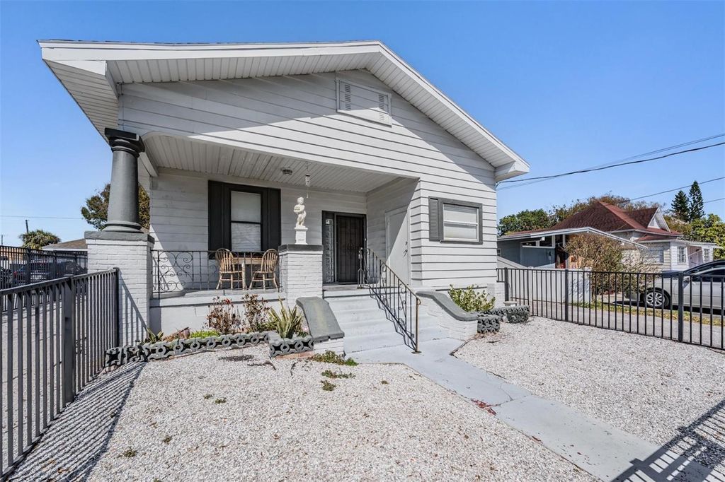 Photo of 2319 W Aileen Street, Tampa, FL 33607 (MLS # TB8481318)