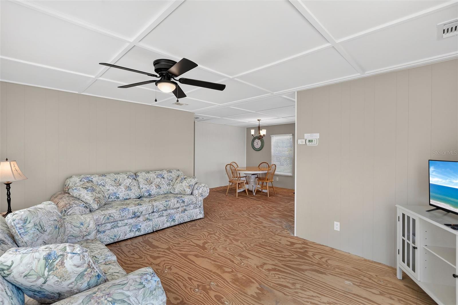 LA CASA MHP CO-OP - Residential