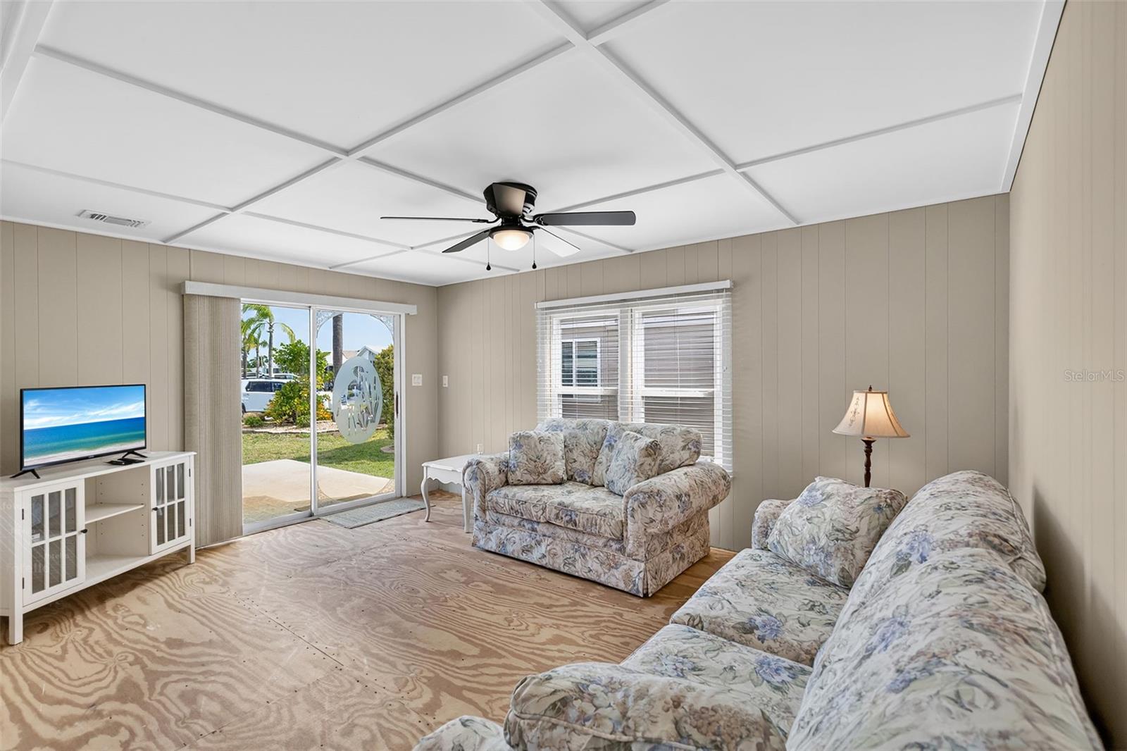 LA CASA MHP CO-OP - Residential