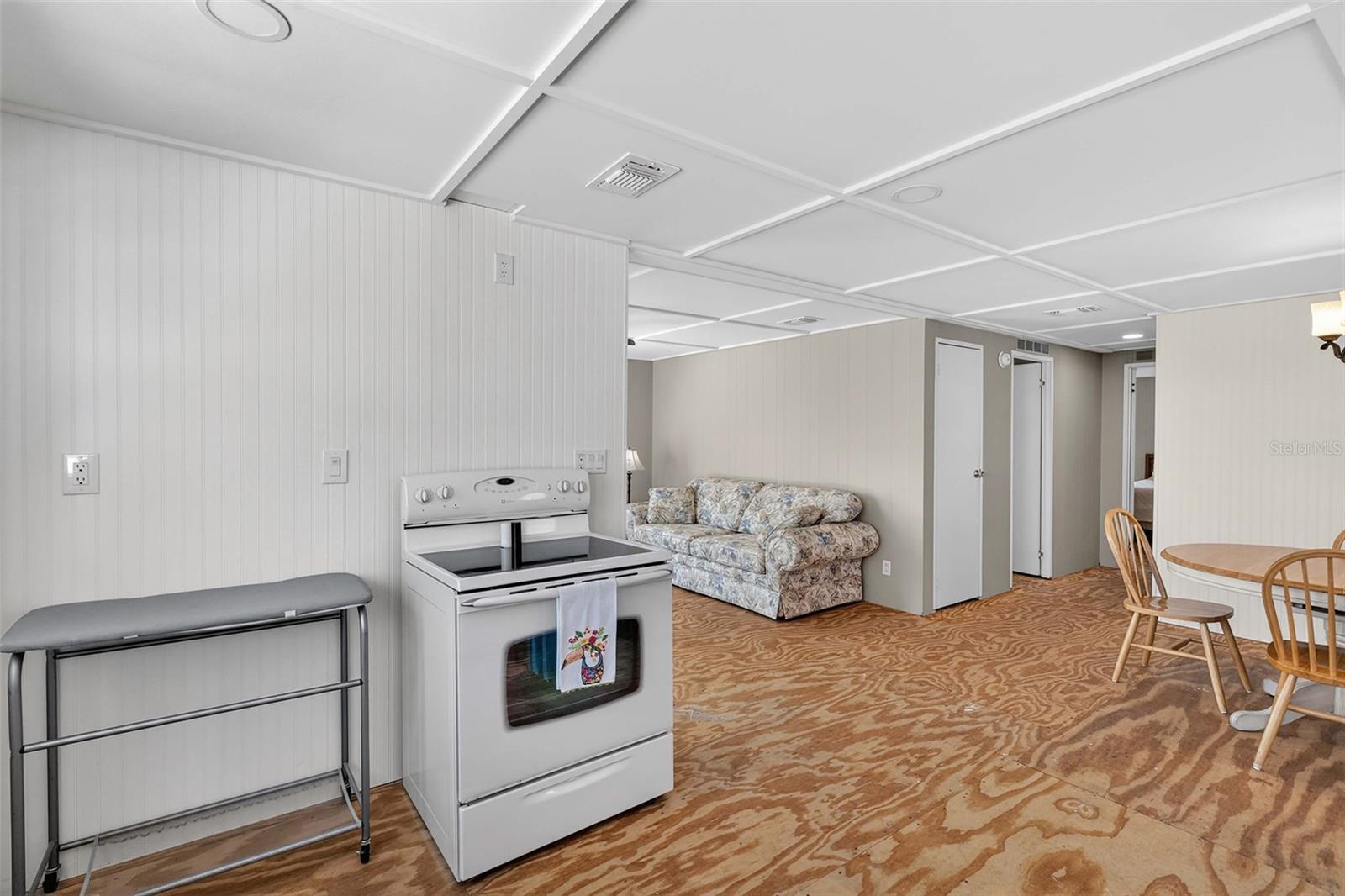 LA CASA MHP CO-OP - Residential