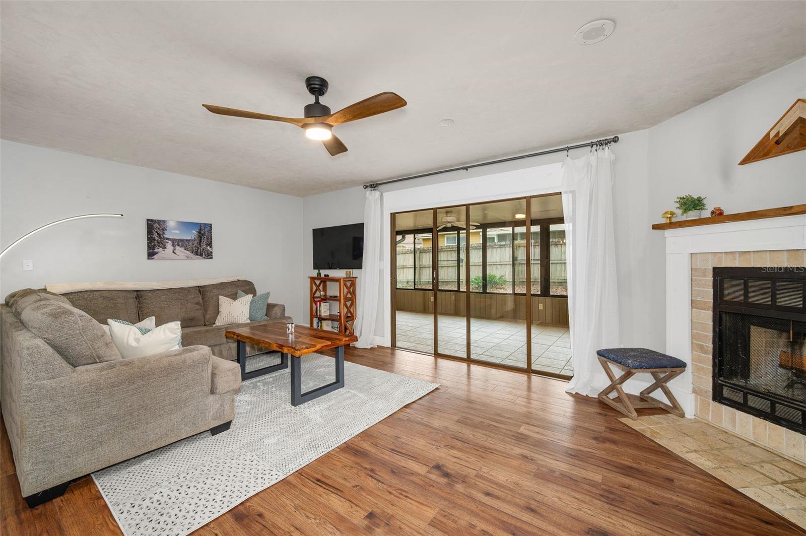 PINE BREEZE - Residential