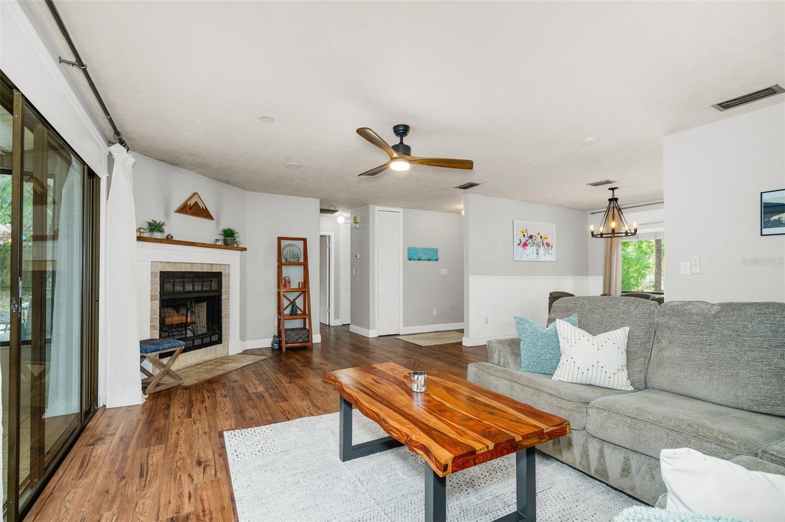 PINE BREEZE - Residential