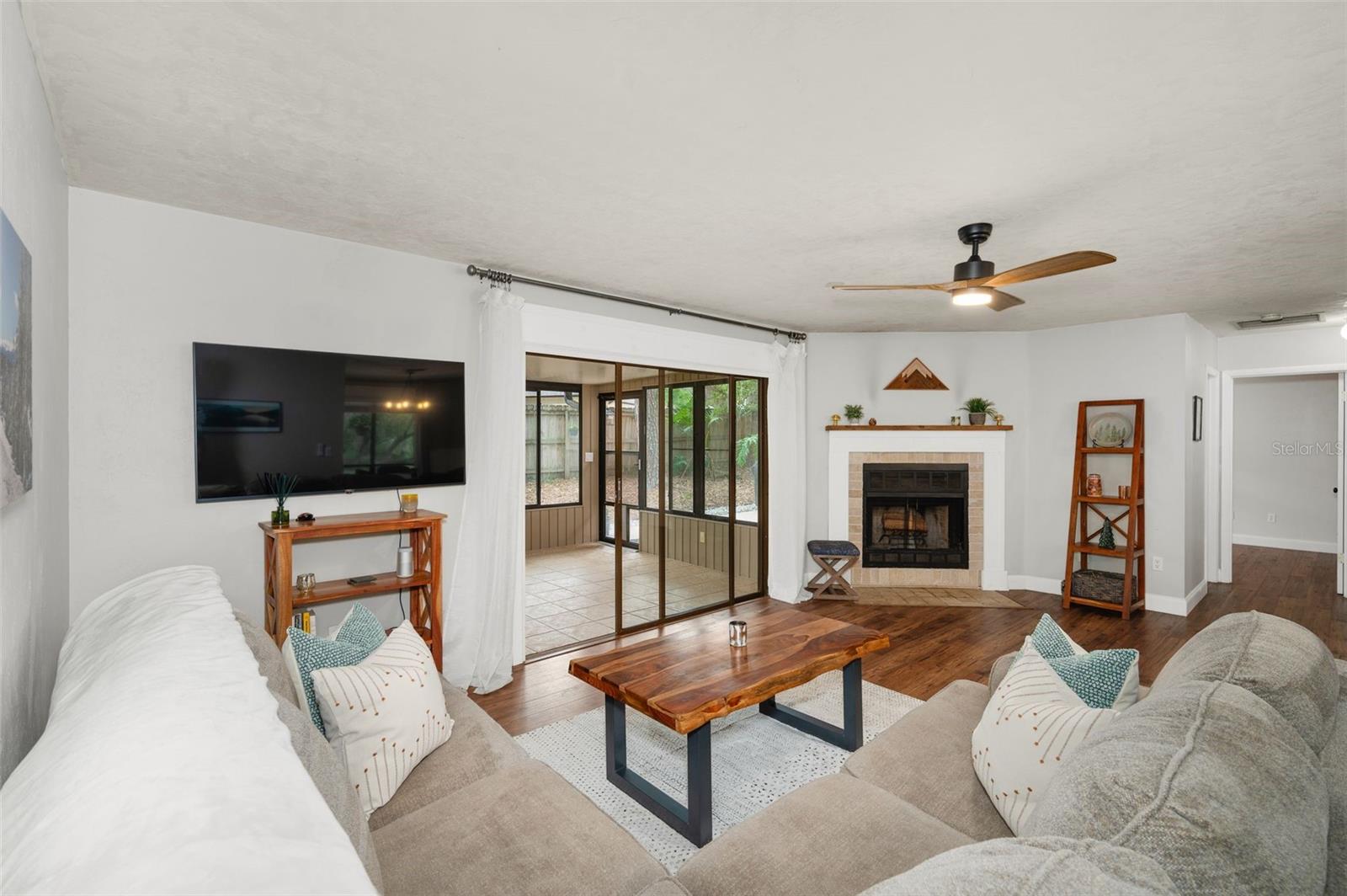 PINE BREEZE - Residential