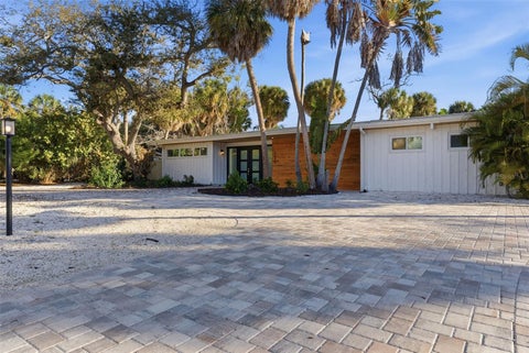 4879 Commonwealth Drive, Sarasota, FL 34242