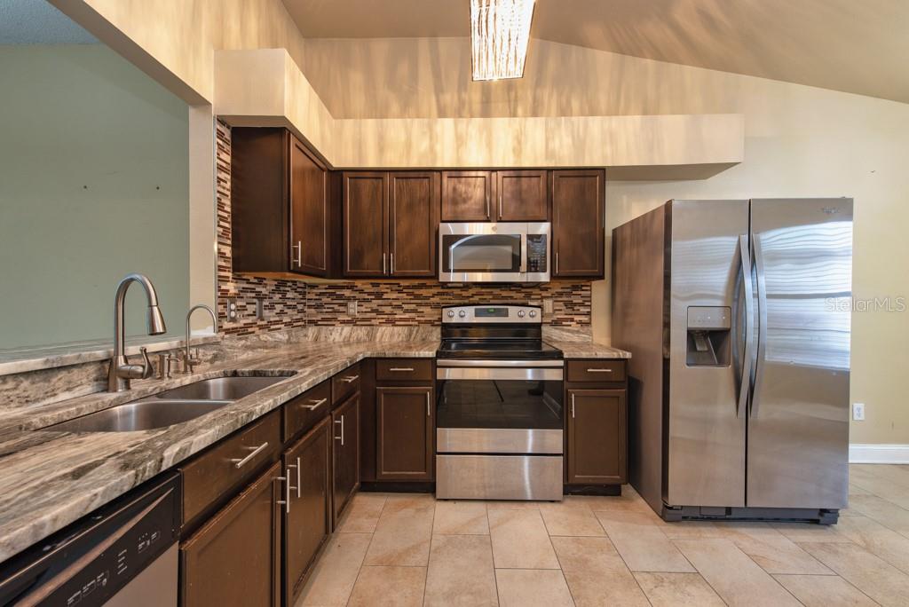 MEADOWBROOKE AT SUMMERFIELD UN - Residential