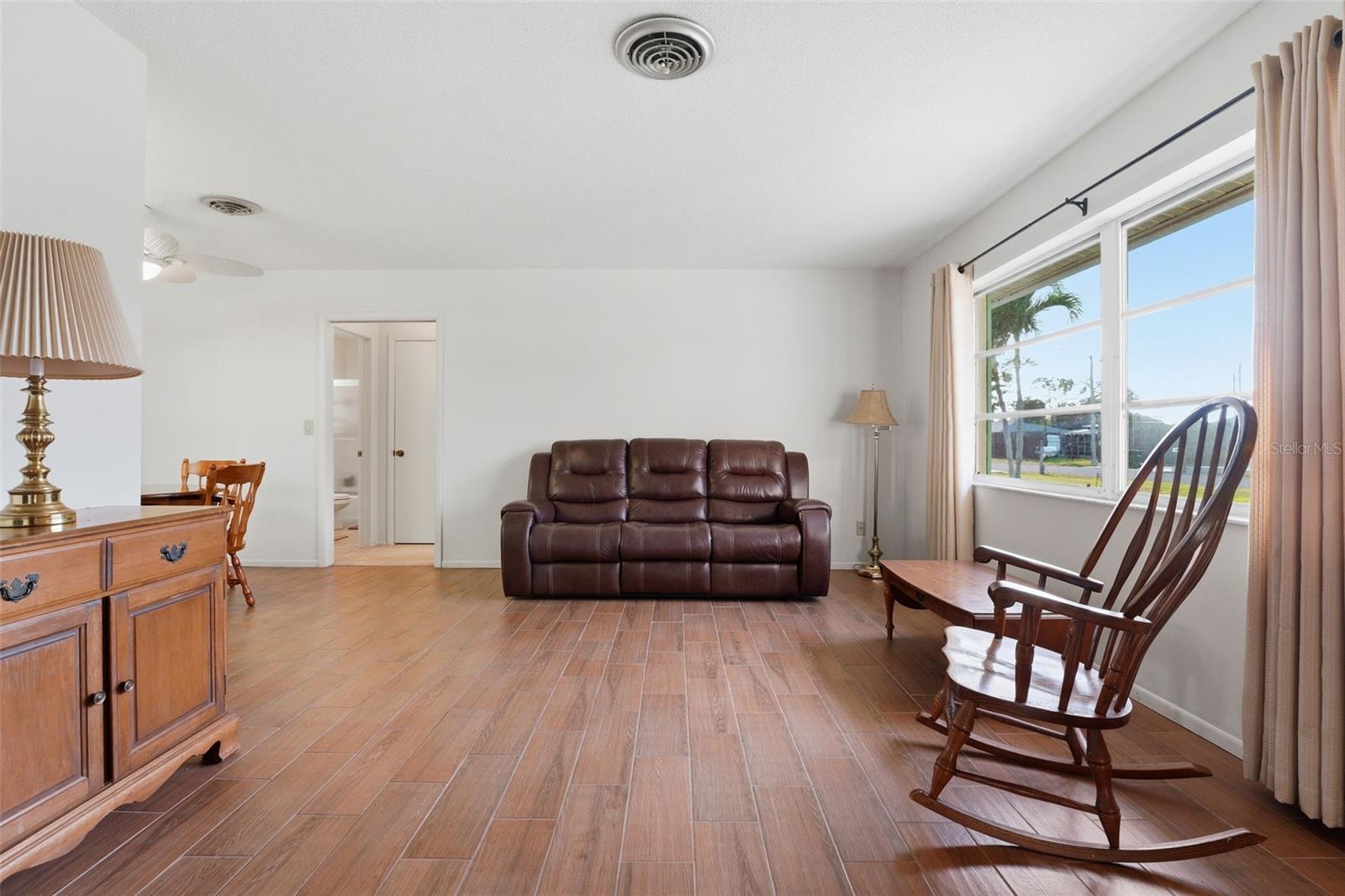 SOUTH VENICE - Residential