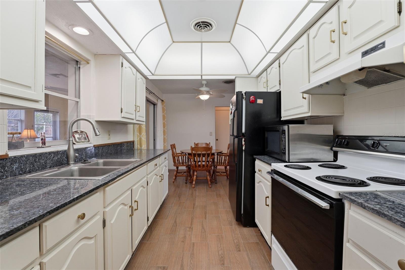 SOUTH VENICE - Residential